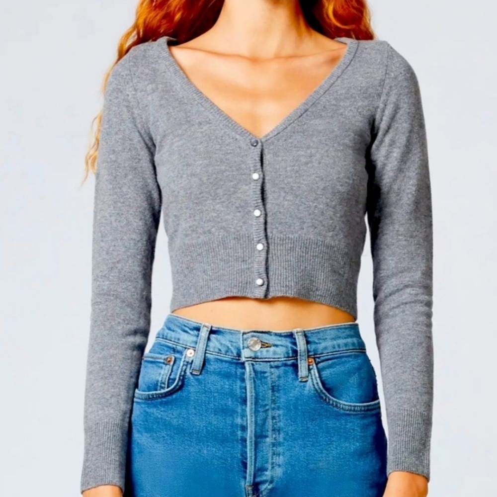 Women's Grey Cropped V-Neck Button Cardigan Sweater